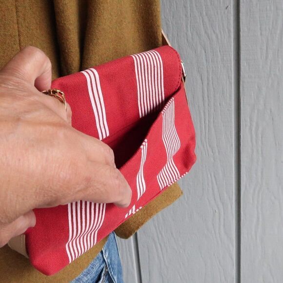 Etienne Aigner Small Purse  - Picture 9 of 9